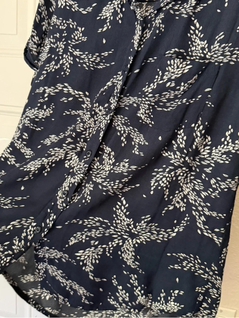 BRIDGE & BURN navy white leaf botanical print rayon short sleeve button up shirt - Picture 3 of 6